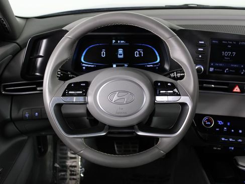 Certified 2025 Hyundai Elantra Sport image 21