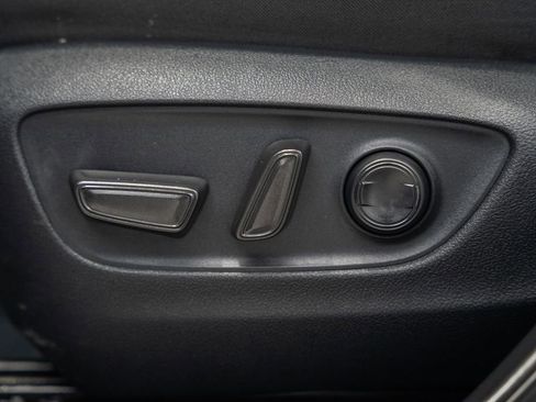 Used 2025 Toyota RAV4 XLE image 30