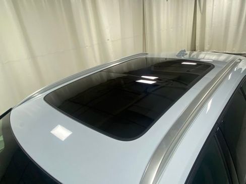 Certified 2025 Volvo XC40 B5 Core image 6