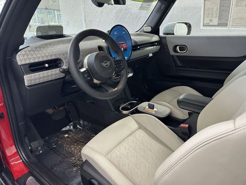 Certified 2025 MINI Cooper 2-Door Hardtop image 10