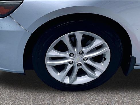 Used 2017 Chevrolet Malibu LT w/ Leather Package FWD image 33