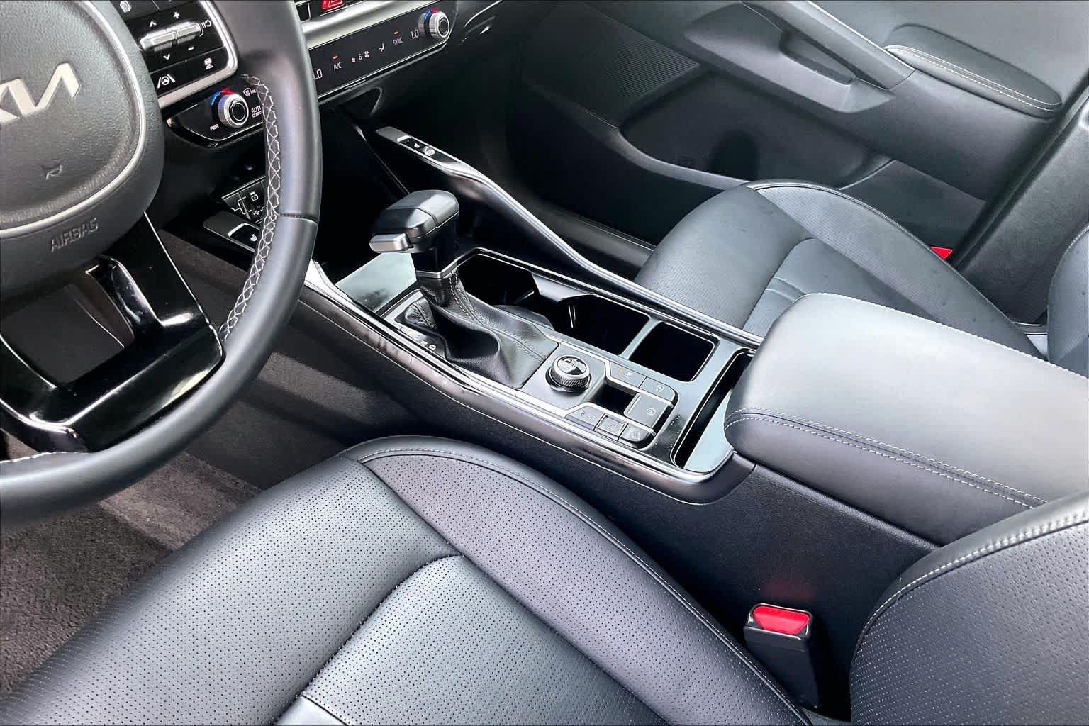 Used 2025 Kia Sorento S w/ Panoramic Sunroof Package FWD image 17