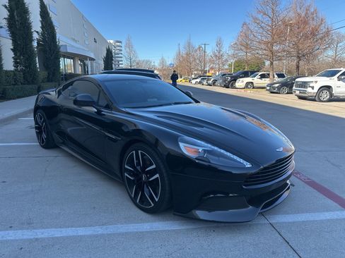 Used 2016 Aston Martin Vanquish Coupe image 3