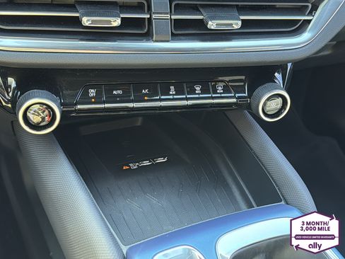 Used 2025 Chevrolet Equinox EV LT w/ LPO, Blackout Package AWD/4WD image 21