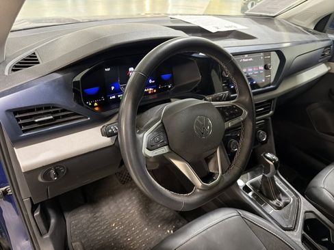 Certified 2023 Volkswagen Taos SE w/ Panoramic Sunroof Package FWD image 9