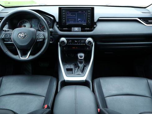 Used 2021 Toyota RAV4 XLE Premium FWD image 10