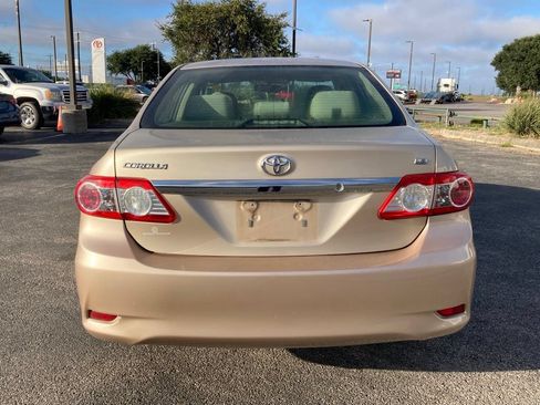 Used 2012 Toyota Corolla LE FWD image 5