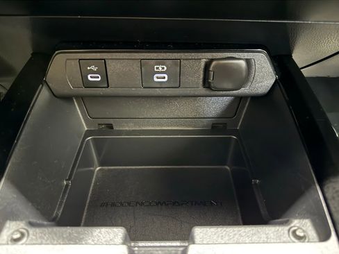 Used 2024 Toyota Prius LE image 35