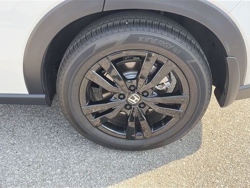 Certified 2026 Honda HR-V Sport image 9