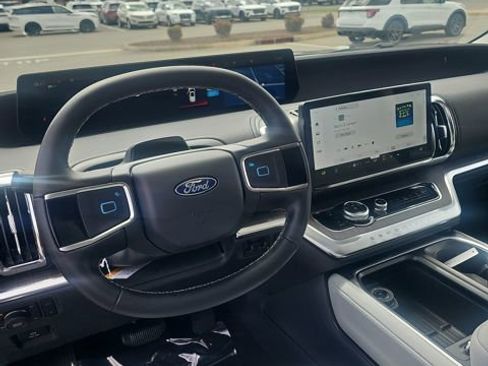 New 2026 Ford Expedition Platinum AWD/4WD image 6