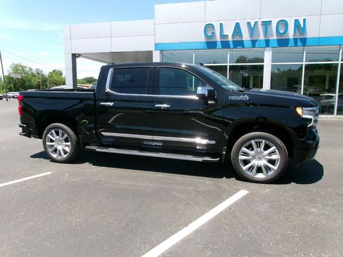 New 2026 Chevrolet Silverado 1500 High Country w/ High Country Premium Package AWD/4WD image 1