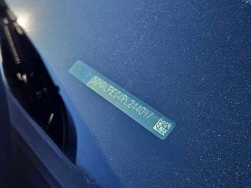 Used 2023 GMC Terrain SLT image 27