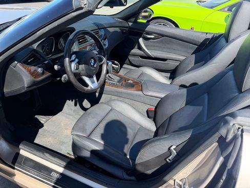 Used 2011 BMW Z4 sDrive30i w/ Premium Pkg image 8