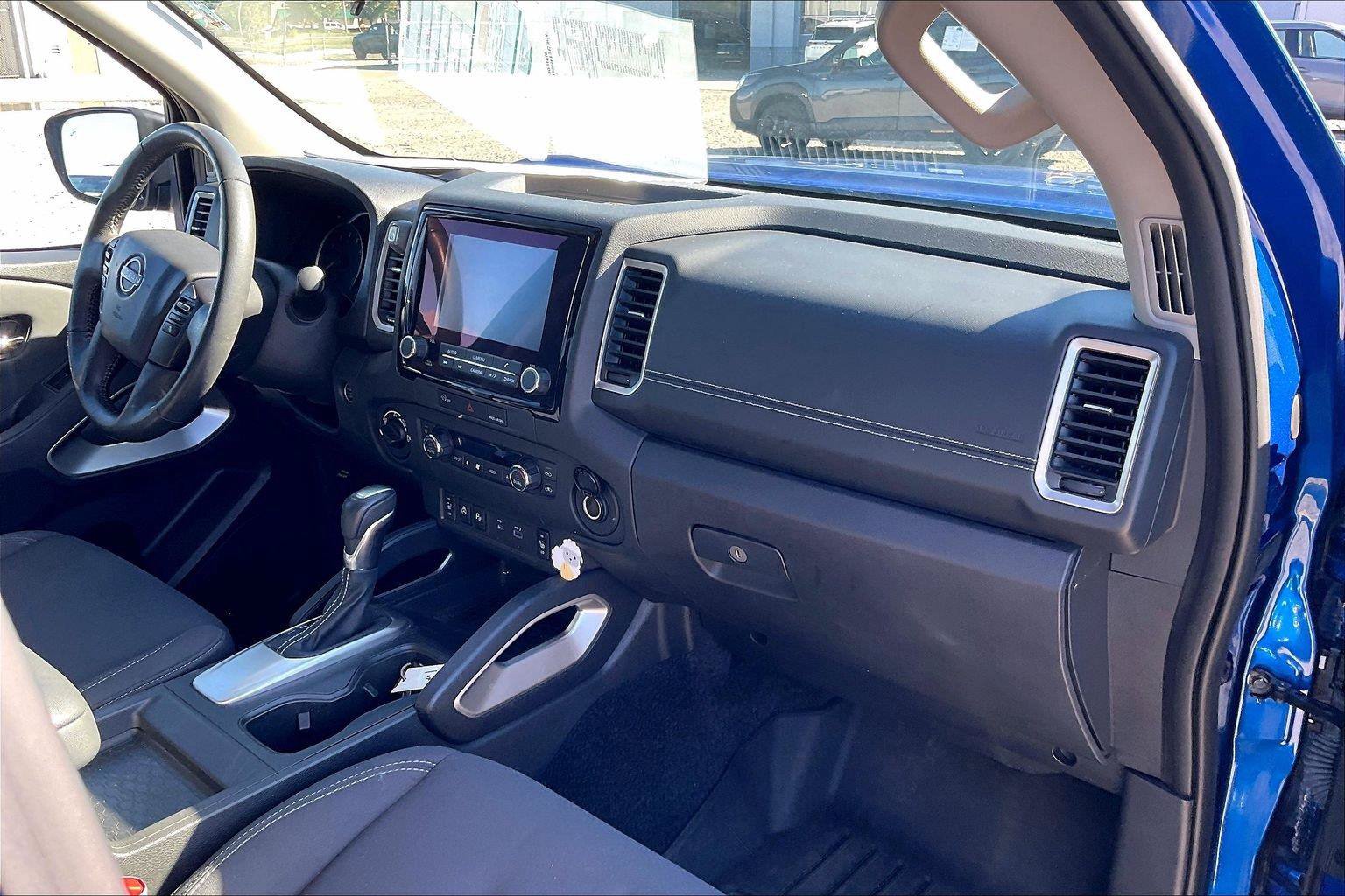 Certified 2024 Nissan Frontier SV w/ Technology Package AWD/4WD image 6