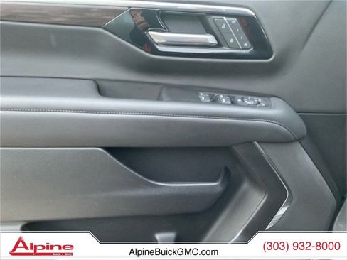 Used 2025 Chevrolet Tahoe Z71 image 15