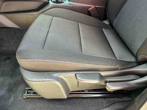 Used 2025 Chevrolet Colorado W/T RWD image 15