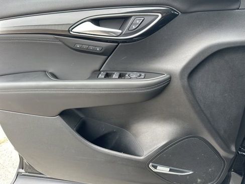 Used 2025 Buick Envision Preferred image 33