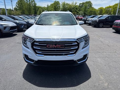 Used 2023 GMC Terrain SLT w/ Infotainment Package II AWD/4WD image 3