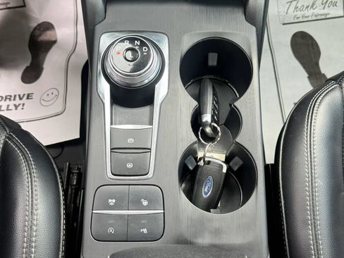 Used 2021 Ford Escape Titanium AWD/4WD image 17