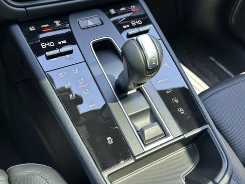 Certified 2026 Porsche Macan AWD/4WD image 29