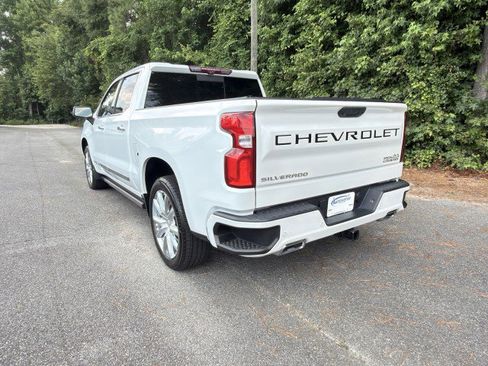 Used 2024 Chevrolet Silverado 1500 High Country w/ Technology Package AWD/4WD image 2