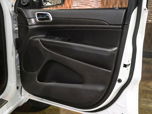Used 2018 Jeep Grand Cherokee Altitude AWD/4WD image 42