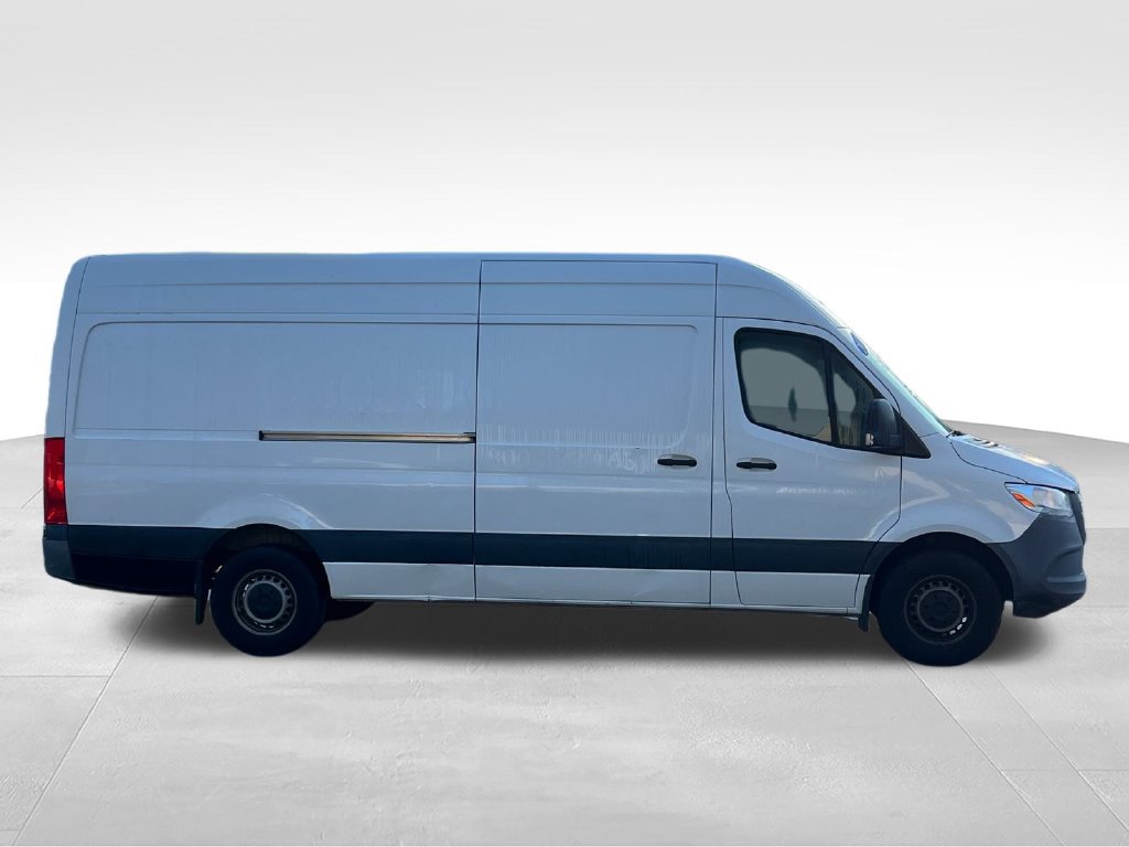 Used 2021 Mercedes-Benz Sprinter 2500 image 4