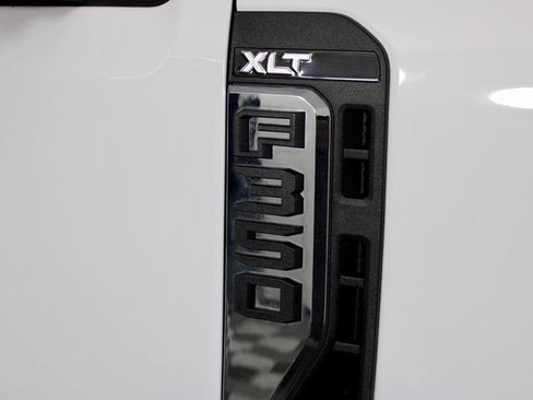 Used 2023 Ford F350 XLT w/ FX4 Off-Road Package image 10