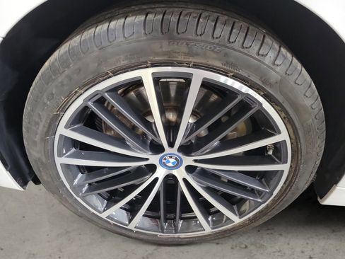 Used 2023 BMW 530e w/ Executive Package image 10