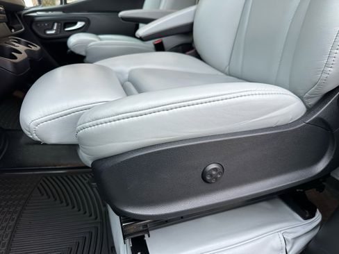 Used 2024 Mercedes-Benz Sprinter 3500 image 30