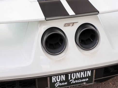 Used 2017 Ford GT RWD image 75