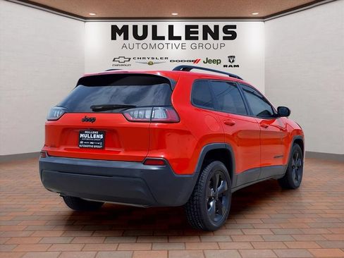 Used 2021 Jeep Cherokee Latitude Plus FWD image 5
