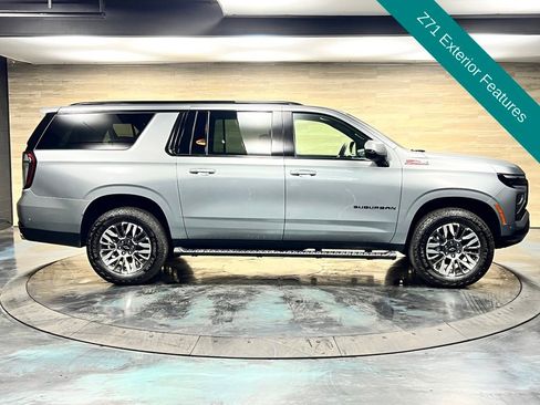Used 2025 Chevrolet Suburban Z71 w/ Comfort Package AWD/4WD image 25