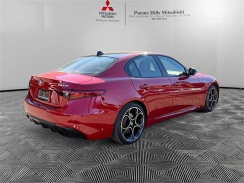 Used 2022 Alfa Romeo Giulia Veloce image 5