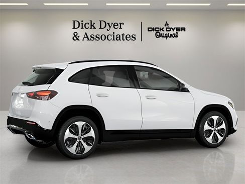 Used 2026 Mercedes-Benz GLA 250 image 8