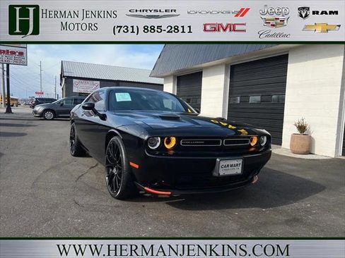 Certified 2021 Dodge Challenger SXT image 1