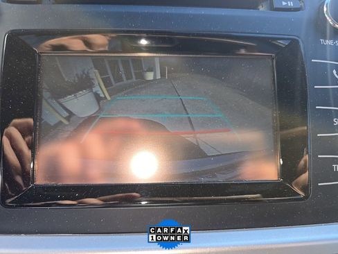 Used 2018 Toyota Highlander LE image 11