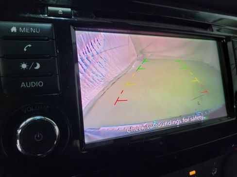 Used 2018 Nissan Rogue S image 6