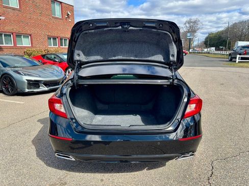 Used 2018 Honda Accord Touring image 31