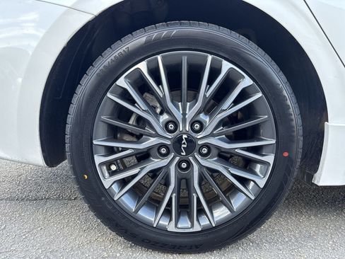 Used 2024 Kia Forte GT-Line w/ GT-Line Premium Package FWD image 18