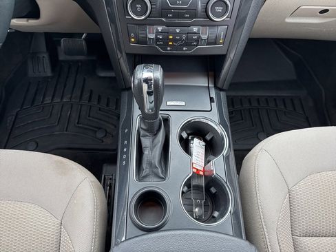 Used 2018 Ford Explorer XLT w/ Equipment Group 201A image 15