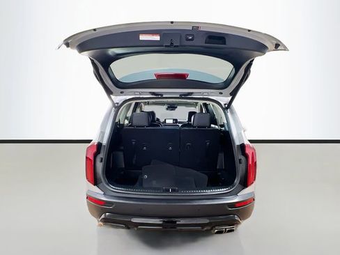 Used 2022 Kia Telluride EX w/ EX Premium Package image 28