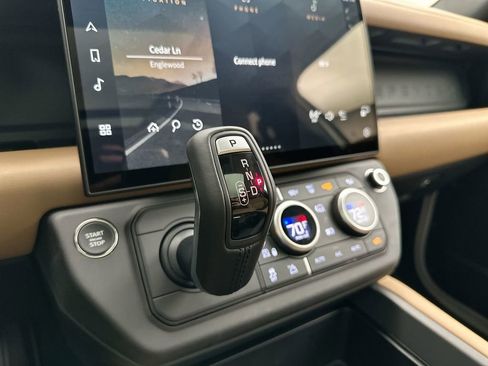 New 2026 Land Rover Defender 110 X-Dynamic SE image 12