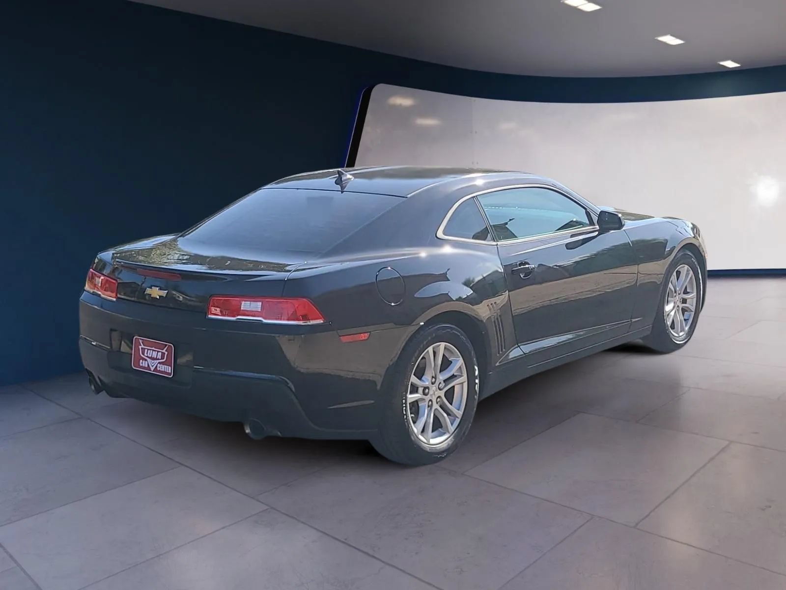 Used 2015 Chevrolet Camaro LT RWD image 5