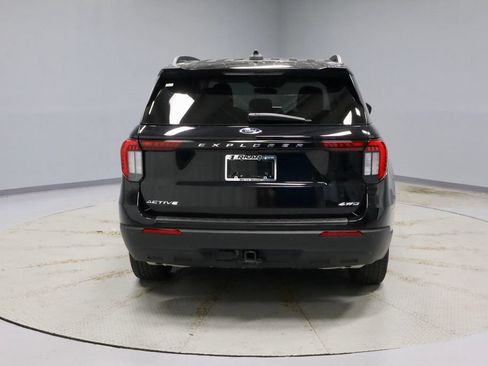 Certified 2025 Ford Explorer Active AWD/4WD image 10
