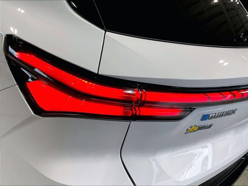 Used 2025 Chevrolet Equinox EV LT w/ Convenience Package image 28