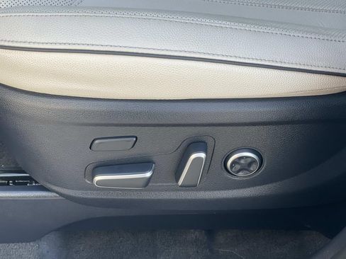 Used 2024 Hyundai Palisade Limited AWD/4WD image 19