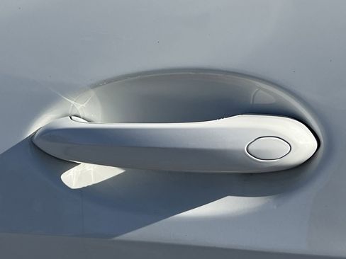 Used 2023 BMW X5 xDrive40i w/ Premium Package image 48