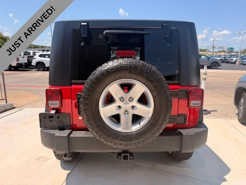 Used 2010 Jeep Wrangler Rubicon w/ PWR Convenience Group AWD/4WD image 6