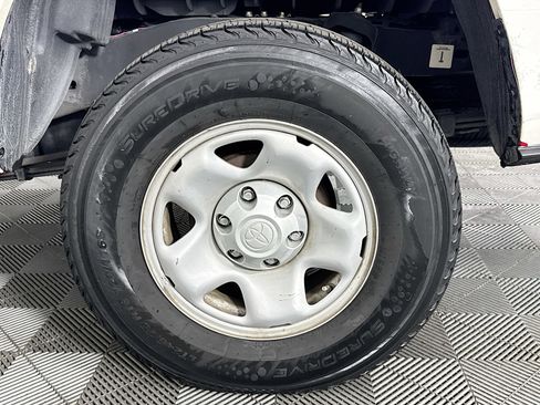 Used 2020 Toyota Tacoma SR image 32